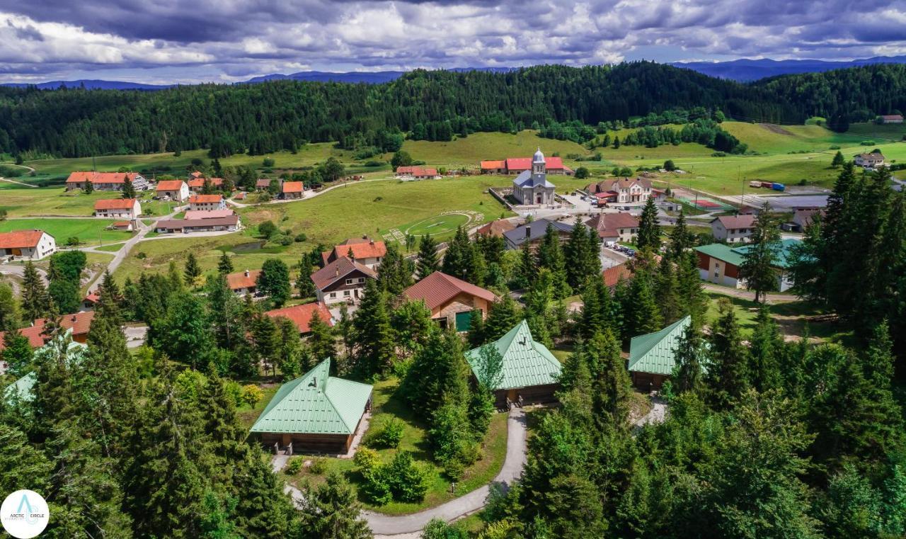 Les Loges Du Jura 4 Etoiles Apartman Nanchez Kültér fotó